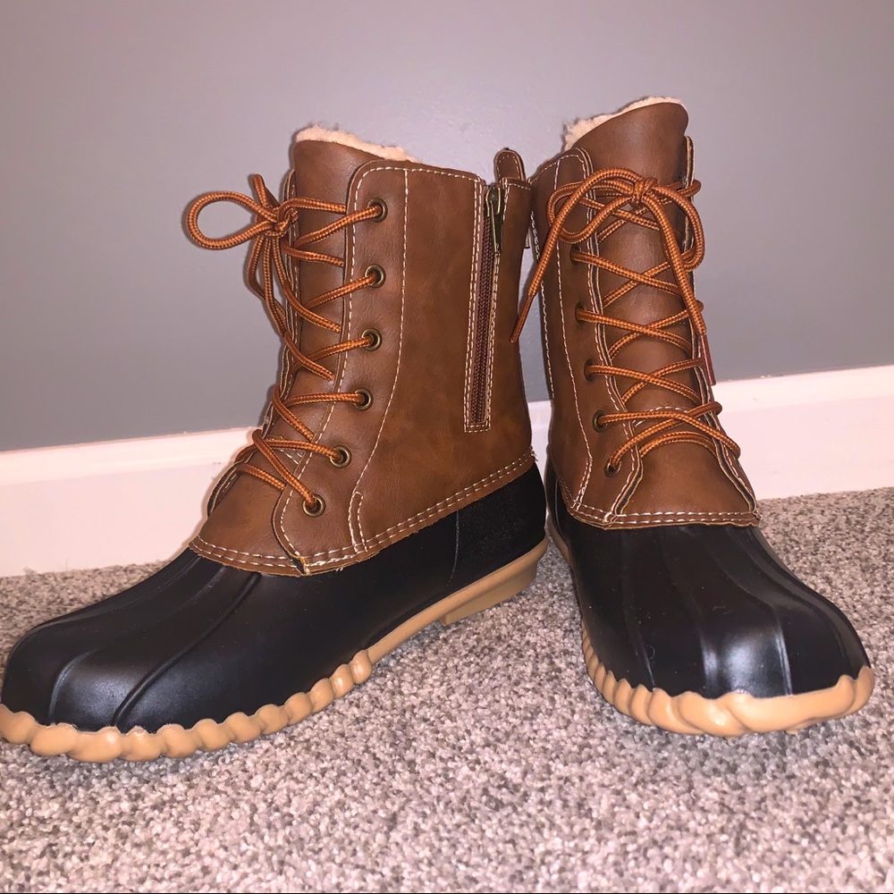 NIB Waterproof Sherpa-lined Duck Boots